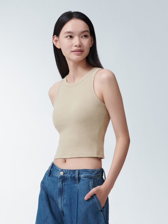 A silhouette to flatter your shoulders.