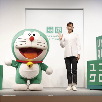 앰배서더 취임식에 참석한 ‘도라에몽 지속가능 모드’와 배우 ‘아야세 하루카’ ⓒFujiko-Pro
