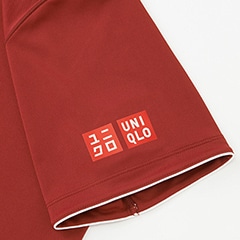 Sleeve edge white piping line - emphasize his sophisticated atmosphere.